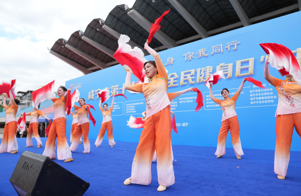 庆祥宣读, img, 刘震