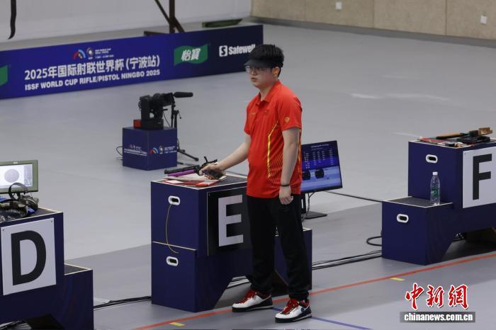 拿下本站赛, 李豪携手小, Mo 拿下本站赛, 李豪携手小, Mo