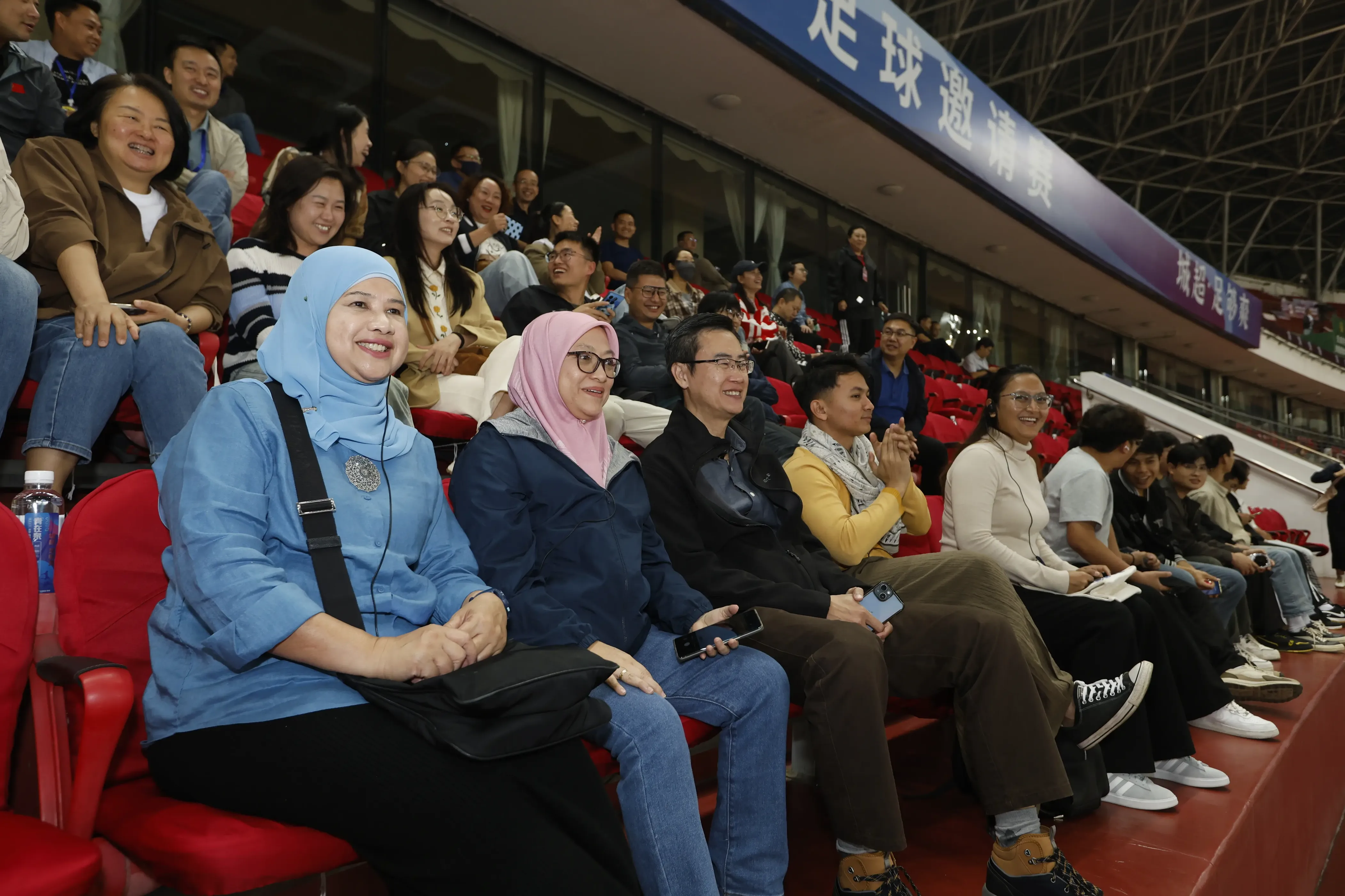 tenan, 的拥趸们喊